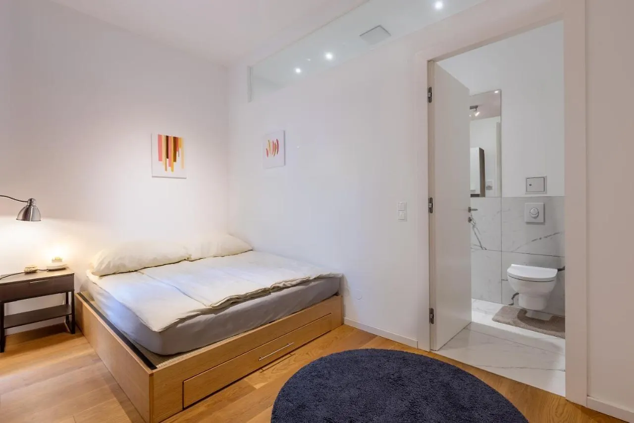 Cozy Apartment, 2 Private Terraces, 8 Min To City Center Viyana 0*,  Avusturya