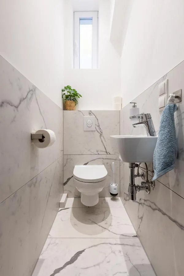Daire Cozy Apartment, 2 Private Terraces, 8 Min To City Center Viyana