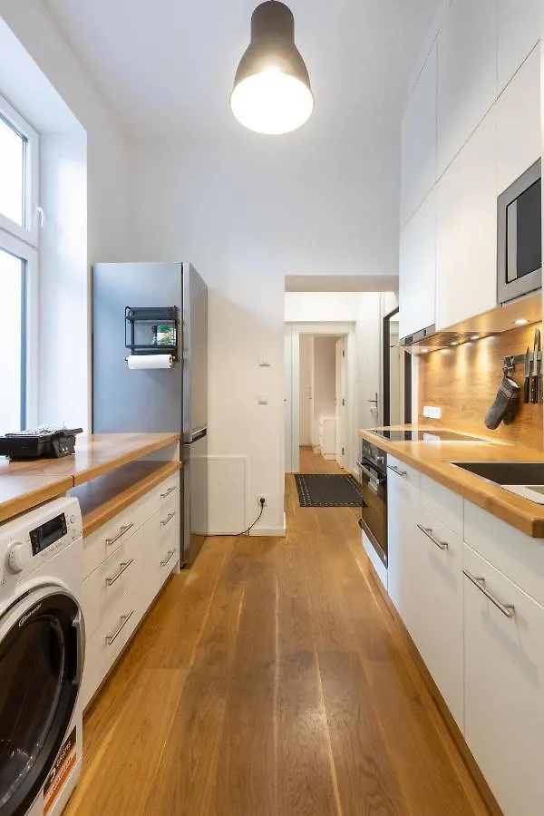 Apartament Cozy Apartment, 2 Private Terraces, 8 Min To City Center Wiedeń